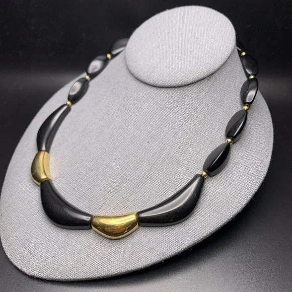 Vintage Trifari Beaded Necklace - Picture 4 of 6